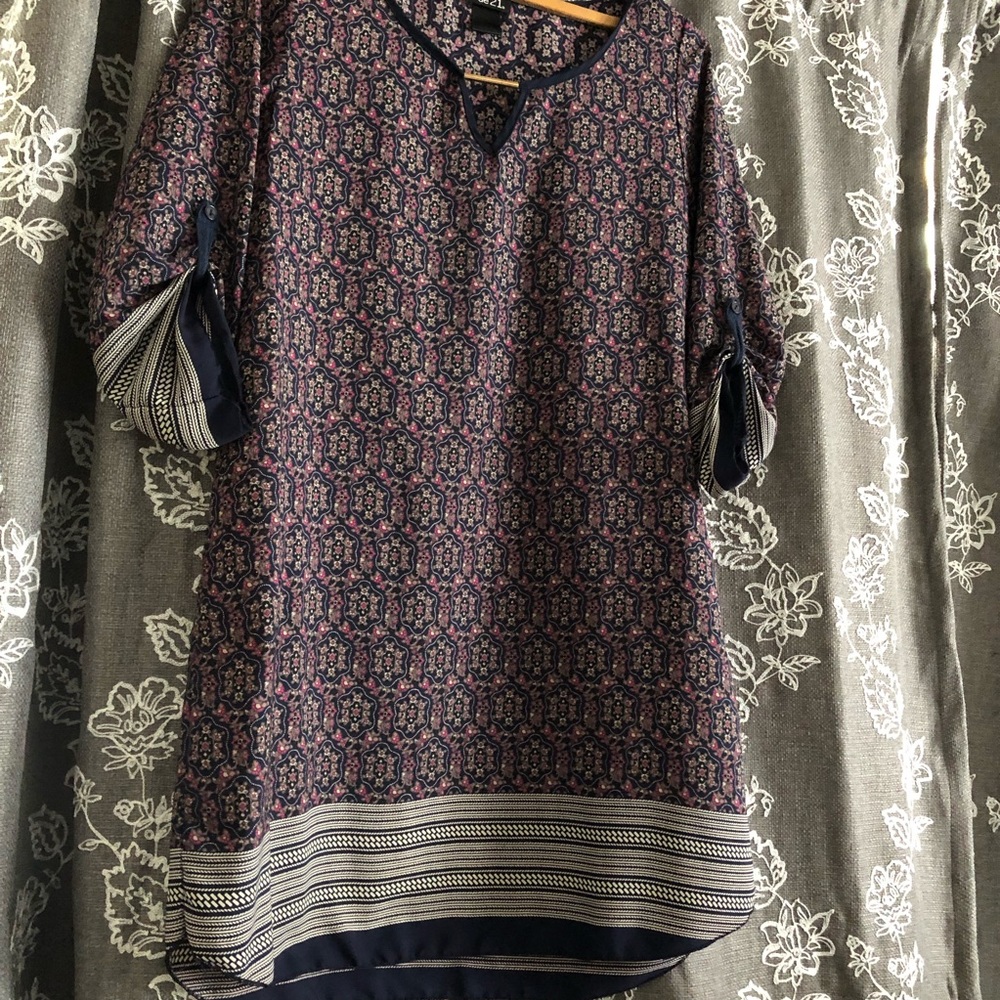 🦋$5/$25 Paisley dress